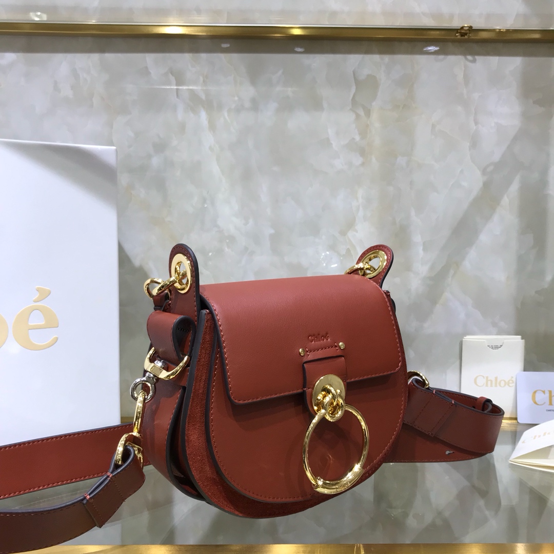 Chloe Big Tess Shoulder Bag In Bordeaux Shiny Calfskin Leather